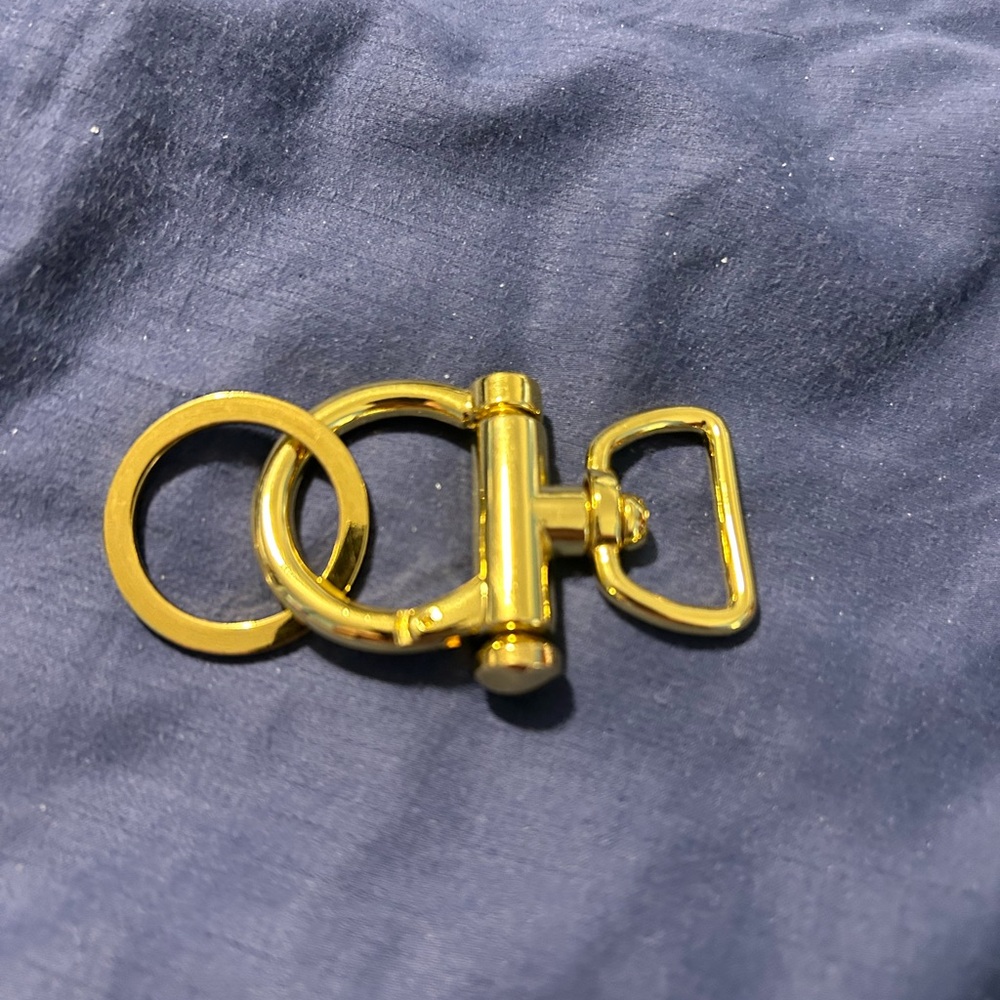 Gold scarf equestrian bit keeper